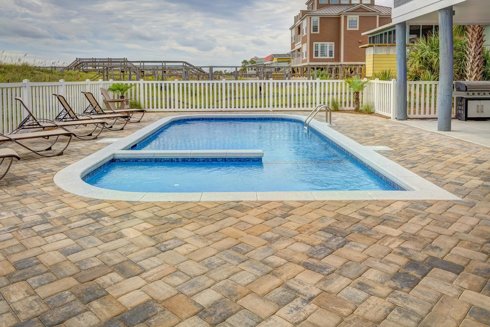 Pool glass safety fencing